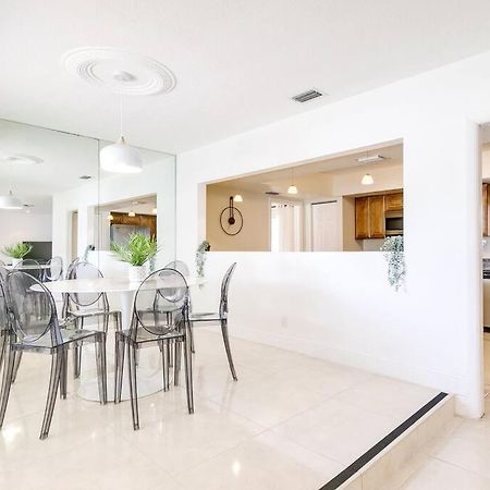 Modern Spacious 5-Bedroom Home With Pool Hollywood Ngoại thất bức ảnh