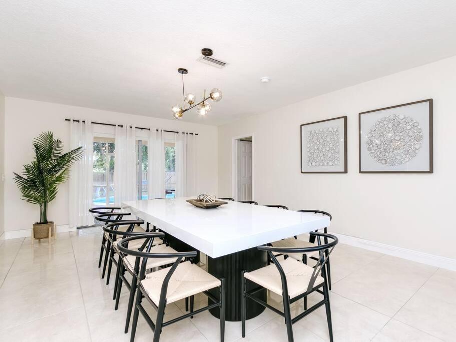 Modern Spacious 5-Bedroom Home With Pool Hollywood Ngoại thất bức ảnh